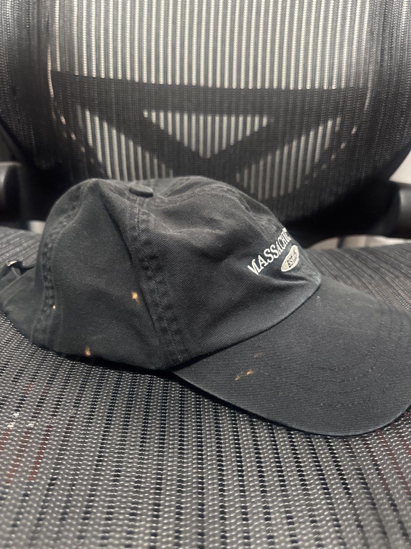 GU Black Massachusetts Cap (Category: Caps & Hats) located in Manila. Submitted by eboryte (Listing ID 1451227057, Image 2). Description: - Classic black baseball cap - Features 'MASSACHUSETTS EST. 1788' embroidery - Dad hat style - Adjustable strap for a comfortable fit - Ideal for casual wear and showing state pride.