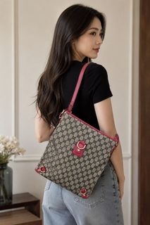 由 cat_bag (刊登 ID 1451204926，圖片 1) 提交，位於 的 (類別：)，說明：。