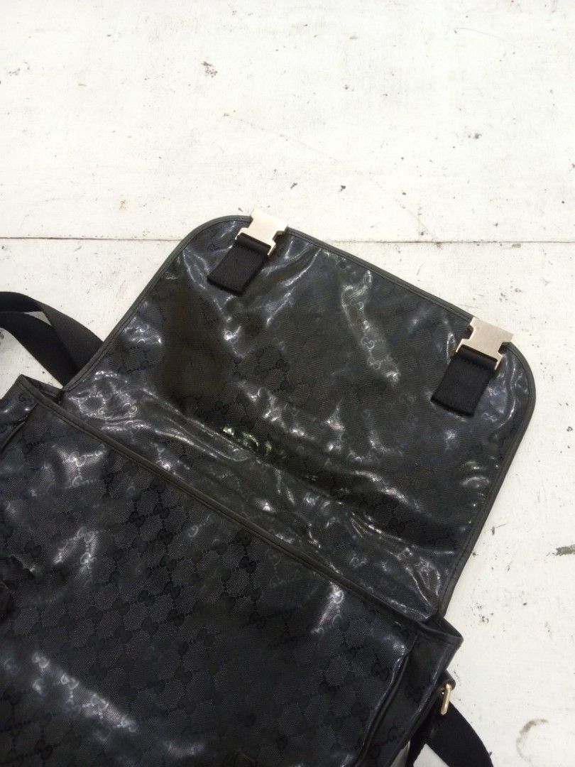 Gucci Messenger Bag (Category: Luxury Bags & Wallets) located in Manila. Submitted by ronmarbeni45920 (Listing ID 1451166499, Image 3). Description: excellent condition no issue coded dm me 📩📩 --4800.