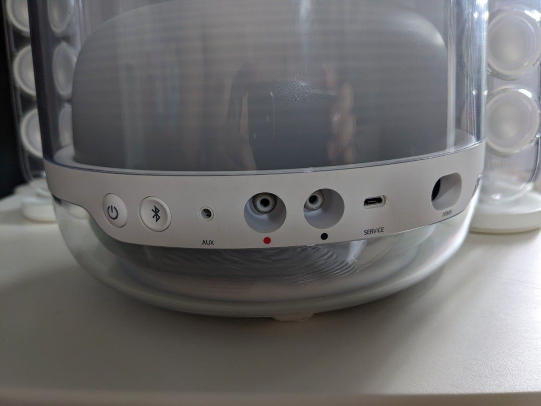 Harman Kardon Soundstick 4 (Category: Soundbars, Speakers & Amplifiers) located in Muntinlupa City. Submitted by erigoo12200 (Listing ID 1451158702, Image 3). Description: sale or swap Harman Kardon soundstick 4 speaker complete with box, Manuals, and other cables from the box Sucat Muntinlupa.