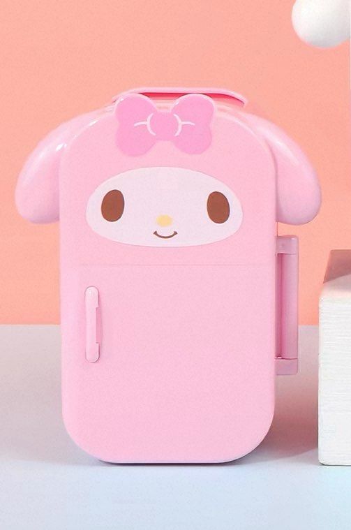 Hello Kitty 或Melody冰箱收納盒 （分類：其他）位於 Hong Kong。 由 vivi_201314 提交（商品編號 1451208704，圖片 3）。簡介： 全新。