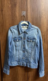 (Category: ) located in . Submitted by bbuyandsellpreloved (Listing ID 1451188629, Image 1). Description: .
