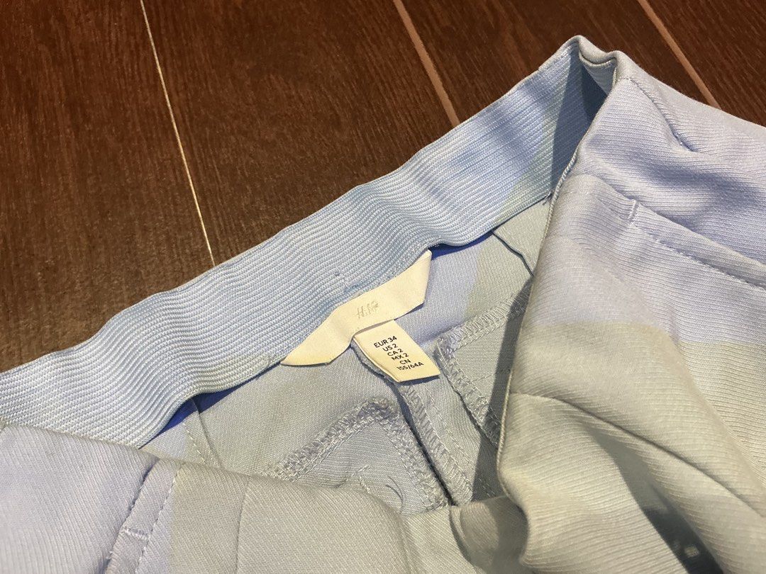 H&M Light Blue Elastic Waist Pants (Category: Other Bottoms) located in Makati City. Submitted by wonuderful (Listing ID 1451181118, Image 2). Description: - Light blue pants from H&M - Comfortable elastic waistband - Size: EUR 34, US 2, UK 0 - Ideal for casual wear - Please check photos for the exact color shade.