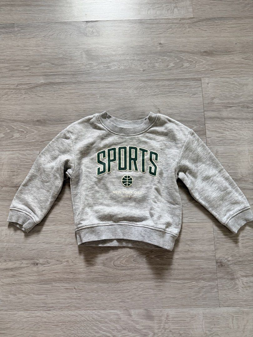 H&M sweater unisex 1-3yo (Category: Babies & Kids Fashion) located in Davao. Submitted by hi_everythingmustgo (Listing ID 1451181775, Image 1). Description: H&M sweater (unisex) 1.5-2yo Used once in Japan only. Very good condition.