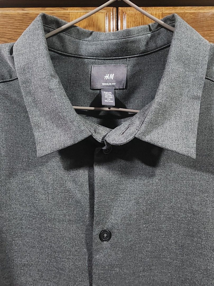 H&M Twill Long Sleeve Shirt (Category: Formal Shirts) located in Manila. Submitted by brandedvanda_98 (Listing ID 1451201462, Image 2). Description: Original Price: Php 749 Selling for 50% off Purchased: August 2025 H&M Delivery Email in last photo ✨️Easy to Steam Iron ✨️Worn only Once ✨️No Damage, No Stain ✨️Regular Fit ✨️Size XXL - not available in Physical Store.