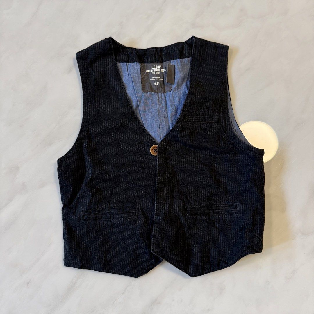 H&M Vest for Boys (Category: Babies & Kids Fashion) located in Manila. Submitted by shopsbyncs (Listing ID 1451181355, Image 1). Description: EUR 10 US 9-10 Y.