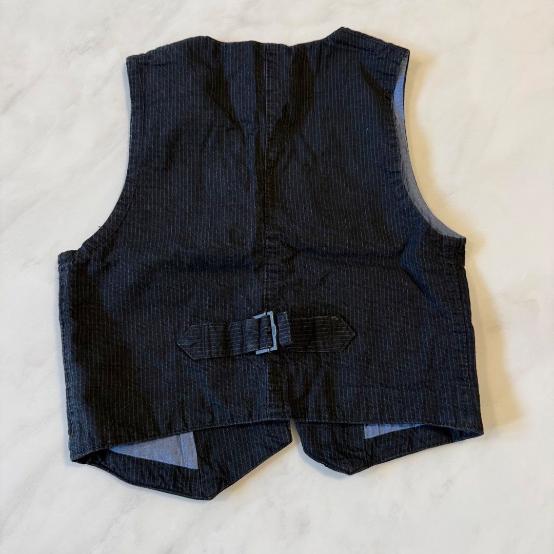 H&M Vest for Boys (Category: Babies & Kids Fashion) located in Manila. Submitted by shopsbyncs (Listing ID 1451181355, Image 3). Description: EUR 10 US 9-10 Y.