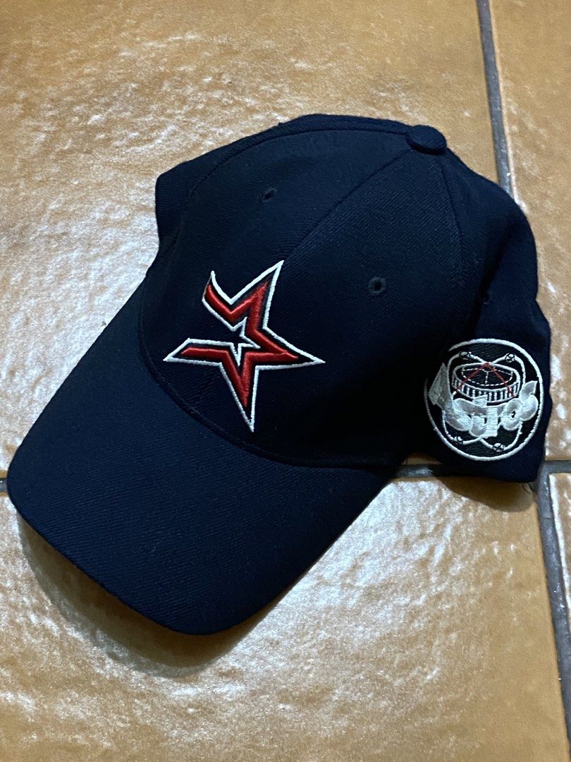 MLB - Houston Astros Ball Cap (Category: Caps & Hats) located in Taytay. Submitted by fromdoolig (Listing ID 1451313723, Image 1). Description: MLB - Houston Astros Ball Cap Like New No Issue Closed Cap / OSFM Price: 780+sf Mode of Payment: Gcash only [Payment First] Courier Service: JNT or Lalamove [No Cop/d] Lalamove: Customer shall shoulder all fees.