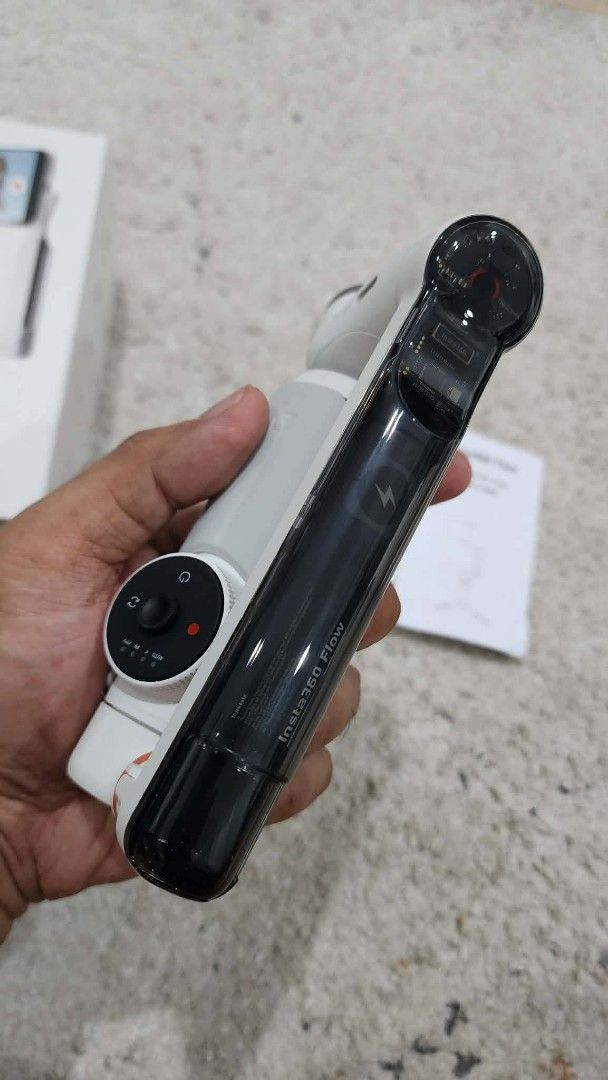 Insta360 Flow AI Powered Smartphone Gimbal Stabilizer (Category: Gimbals & Stabilizers ) located in Quezon City. Submitted by rg_store (Listing ID 1451255307, Image 3). Description: - Insta360 Flow AI-powered smartphone stabilizer - Folds compactly for easy portability - Control buttons and battery indicator conveniently located on the handle - Includes original box and manual - Achieve professional, smooth video shots.