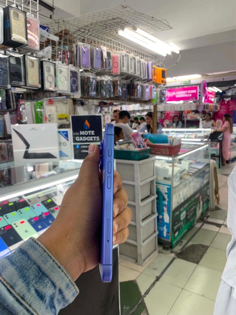iPhone 16 256GB Factory Unlock No Issue Secondhand (Category: iPhone 16 Series) located in Pasig City. Submitted by FarAndRayShop (Listing ID 1451170817, Image 3). Description: OPEN FOR SWAP/SELLING/BUYING (RFS: Buy and Sell) Price: 40,499 iPhone 16 256GB •NO SIM RESTRICTION •NO HIDDEN ISSUES •TEST TO SAWA •Authentic Phone Physical store in Greenhills Shopping Center XD-14 Stall Number Look For Rayray Or Anika NO CASH INSTALLMENT We are open also
