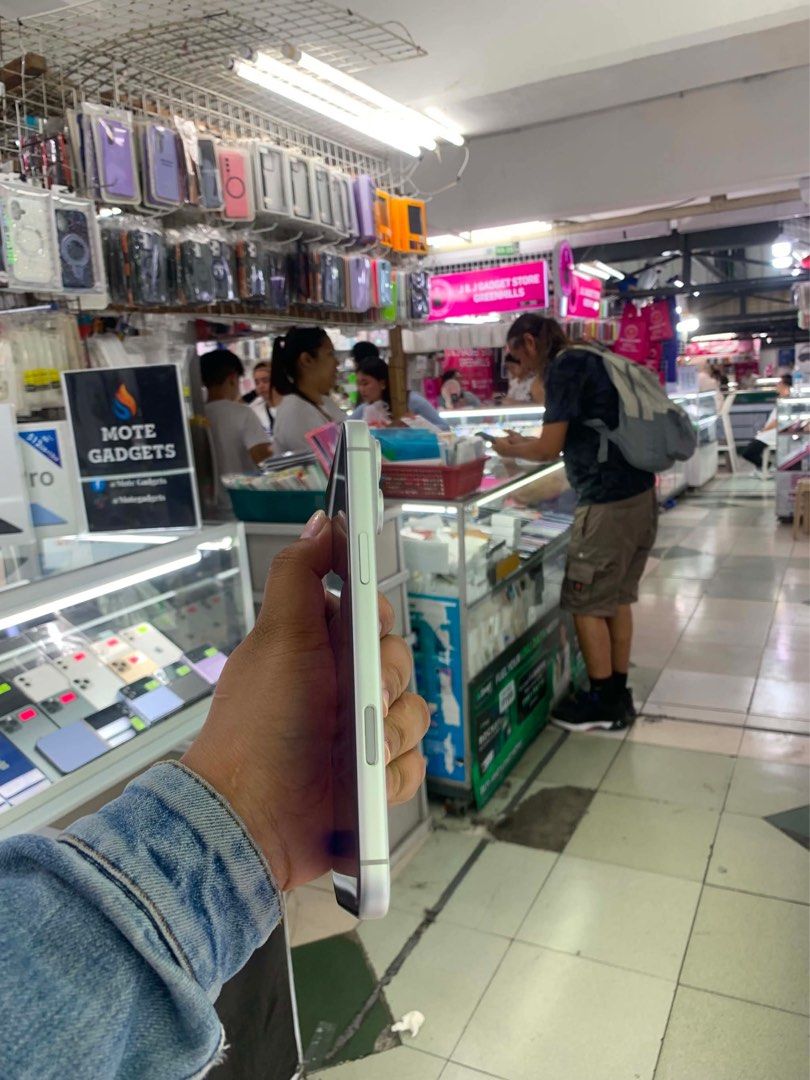 iPhone 17 Pro Max 256GB Factory Unlock No Issue Secondhand (ESIM) (Category: iPhone 17 Series) located in Pasig City. Submitted by FarAndRayShop (Listing ID 1451173898, Image 3). Description: OPEN FOR SWAP/SELLING/BUYING (RFS: Buy and Sell) Price: 69,499 iPhone 17 Pro Max 256GB •NO SIM RESTRICTION •NO HIDDEN ISSUES •TEST TO SAWA •Authentic Phone Physical store in Greenhills Shopping Center XD-14 Stall Number Look For Rayray Or Anika NO CASH INSTA