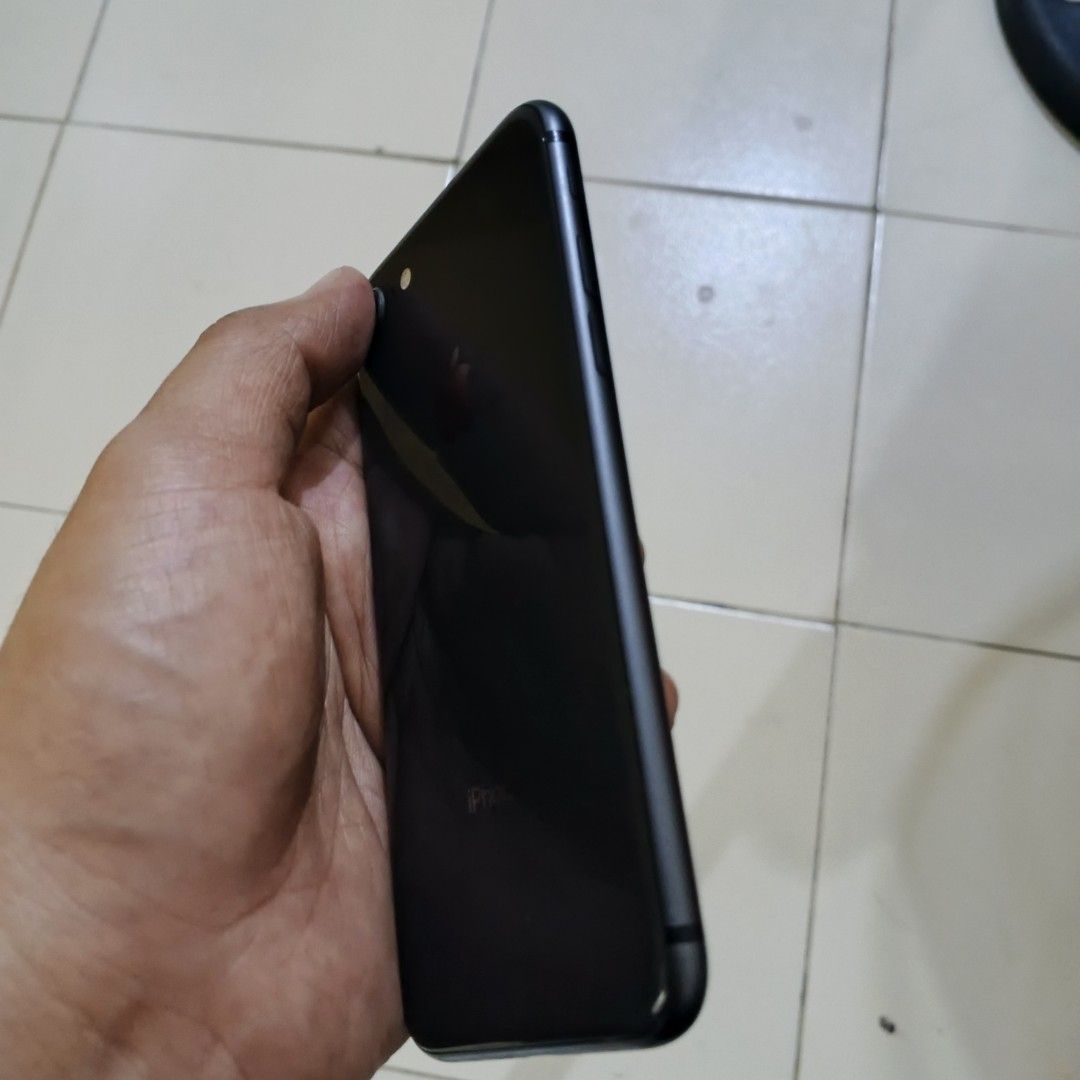 Iphone 8 256 black any sim. (Category: iPhone 8 Series) located in Quezon City. Submitted by aspirosjun (Listing ID 1451306773, Image 3). Description: iphone 8 256 83% batt health. scratch sa screen di nakakaapekto sa performance. no more other issue bukod don. test to sawa. pref meet up or puntahan nalang dito sa bahay. 3900 fix loc dasma. nego pa price..