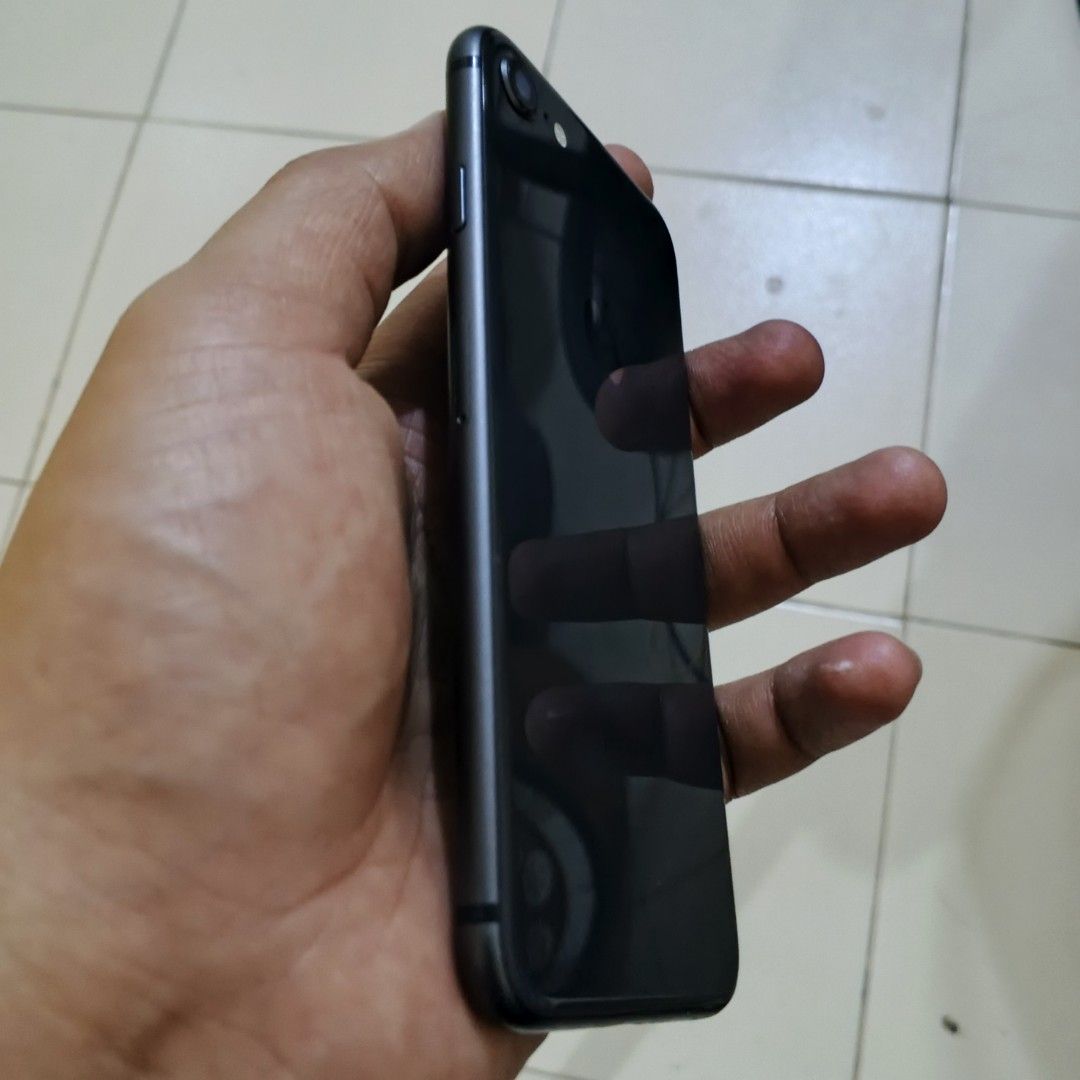 Iphone 8 256 black any sim. (Category: iPhone 8 Series) located in Quezon City. Submitted by aspirosjun (Listing ID 1451306773, Image 2). Description: iphone 8 256 83% batt health. scratch sa screen di nakakaapekto sa performance. no more other issue bukod don. test to sawa. pref meet up or puntahan nalang dito sa bahay. 3900 fix loc dasma. nego pa price..