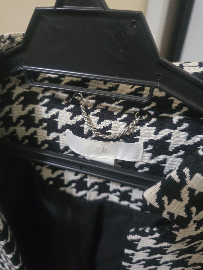 Jacket (Category: Coats, Jackets and Outerwear) located in Shah Alam. Submitted by inaramli (Listing ID 1451223173, Image 3). Description: .