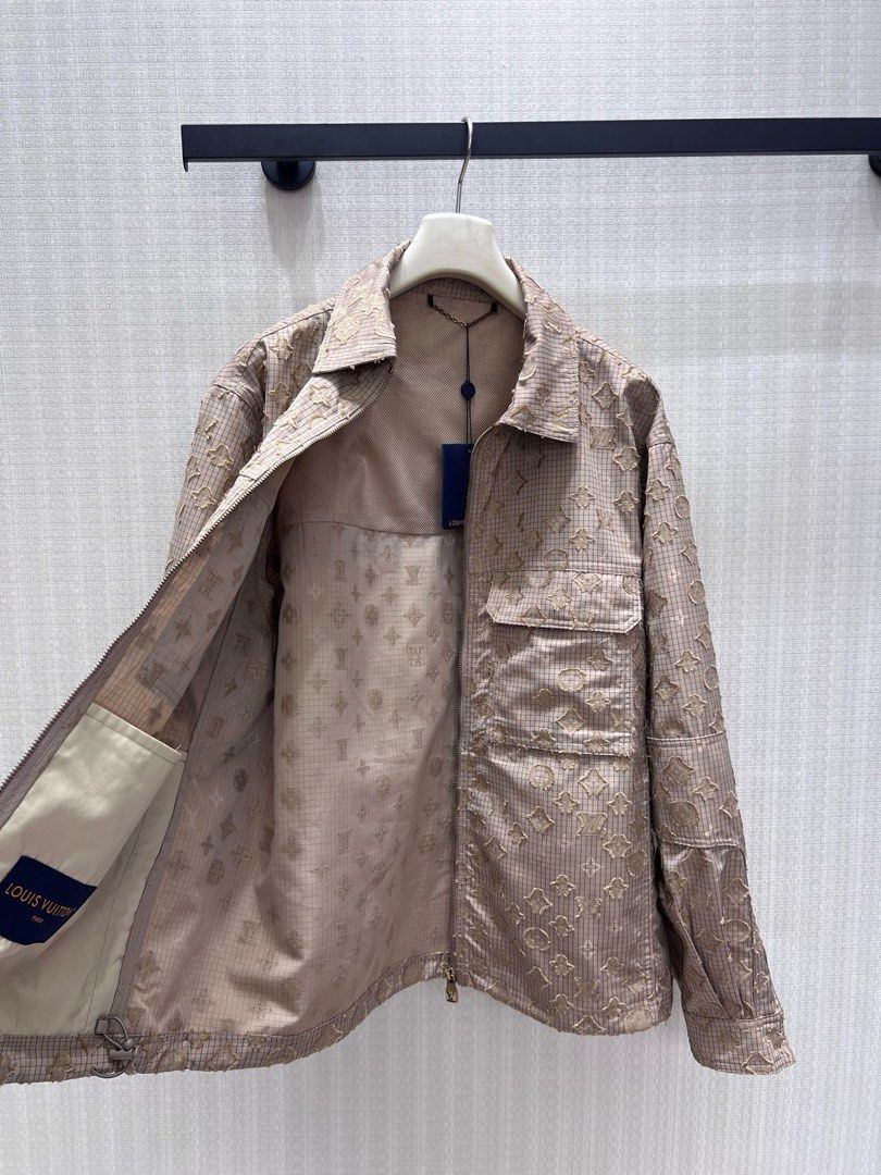 Jacket pdkj4 (Category: Coats, Jackets and Outerwear) located in Singapore. Submitted by clothesjasmine123 (Listing ID 1451178721, Image 3). Description: .