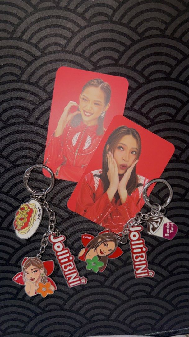 Jollibee BINI and Keychains Set (Category: Character Goods) located in Quezon City. Submitted by jeadmngz_ (Listing ID 1451320247, Image 2). Description: -JolliBINI Colet and Gwen -sets of 2 BINIs 📍qc.