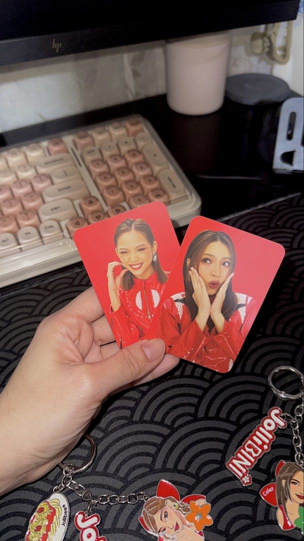 Jollibee BINI and Keychains Set (Category: Character Goods) located in Quezon City. Submitted by jeadmngz_ (Listing ID 1451320247, Image 1). Description: -JolliBINI Colet and Gwen -sets of 2 BINIs 📍qc.
