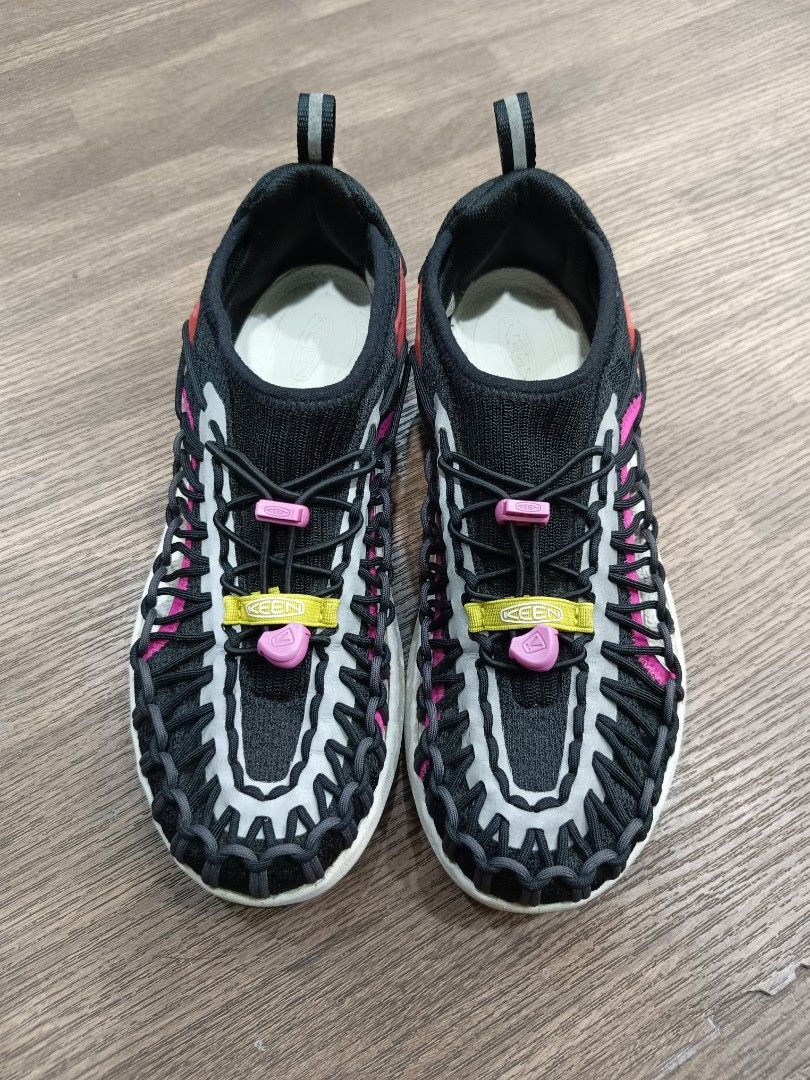 Keen Uneek Sneaker Sandal (Category: Sandals) located in Baguio. Submitted by activeloots (Listing ID 1451141888, Image 3). Description: Keen Uneek SnK Sandal Size 7.5w / 24.5cm Authentic💯 Excellent condition 1200 + sf Baguio location.