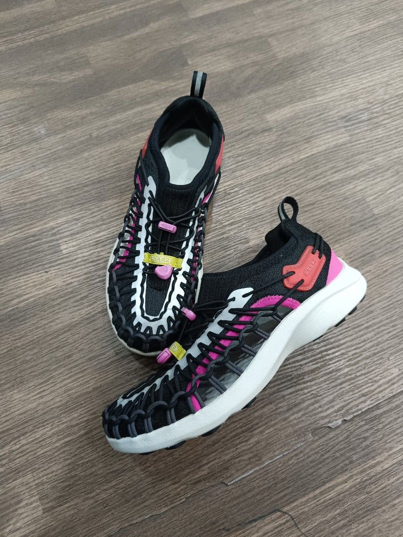 Keen Uneek Sneaker Sandal (Category: Sandals) located in Baguio. Submitted by activeloots (Listing ID 1451141888, Image 1). Description: Keen Uneek SnK Sandal Size 7.5w / 24.5cm Authentic💯 Excellent condition 1200 + sf Baguio location.