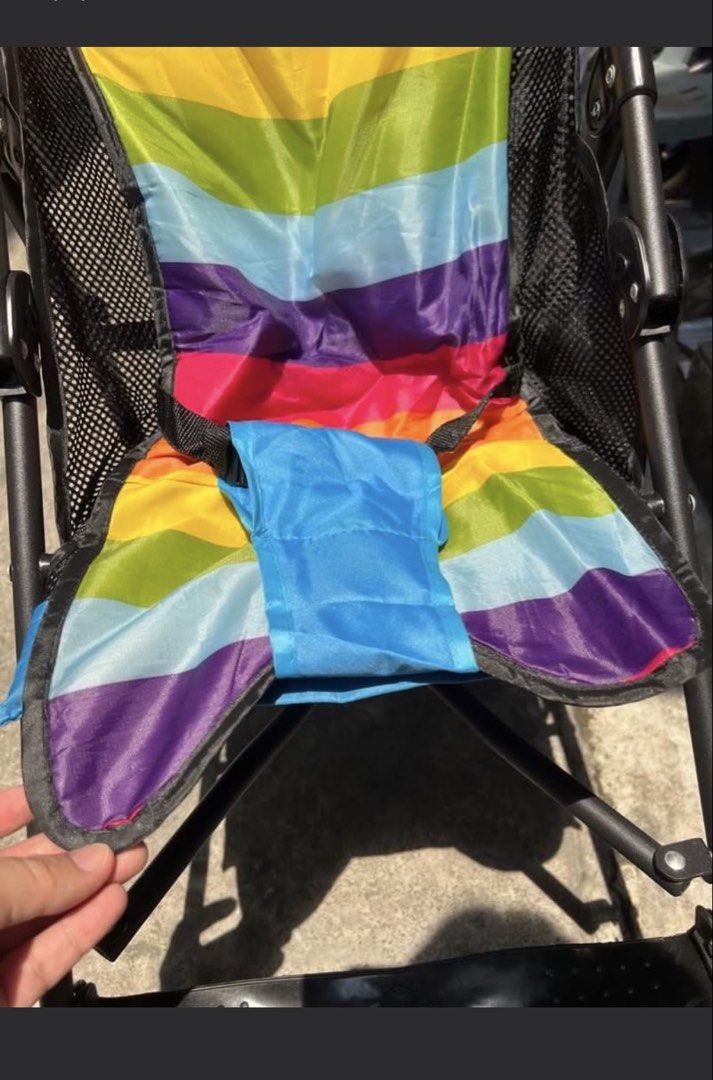 Kid’s stroller umbrella type (Category: Strollers) located in Makati City. Submitted by oldiesbutgoodiesbyg (Listing ID 1451158687, Image 3). Description: The Umbrella Stroller is lightweight and compact, letting you take it along in the car or fold it down easily and stow it away when not needed. Has features of an adjustable canopy to give your child shade while you are out and about. It has covered handles for a comfy grip. It also has a heavy