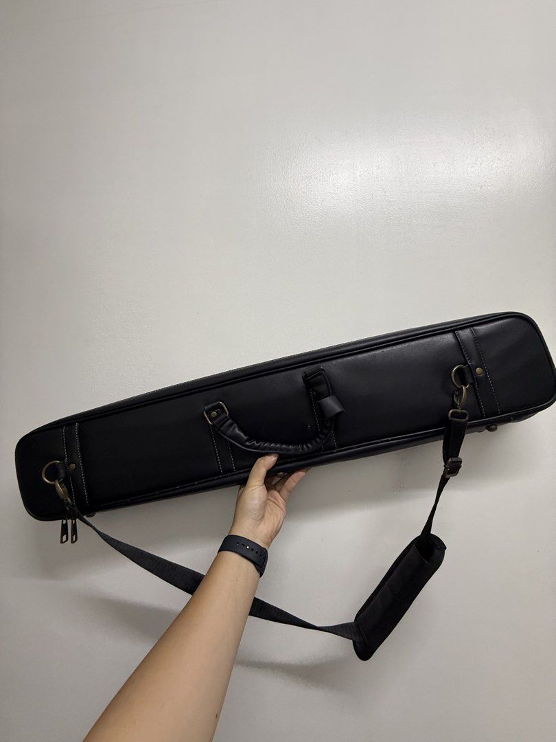 Konllen Billiard Bag (Category: Billiards and Bowling) located in Quezon City. Submitted by calvinceaztango (Listing ID 1451248728, Image 2). Description: Konllen Billiard Bag 3 x 4 bag (butts and shaft) issue shown in the photos. rfs: quit bilyar. 📍tandang sora, qc..