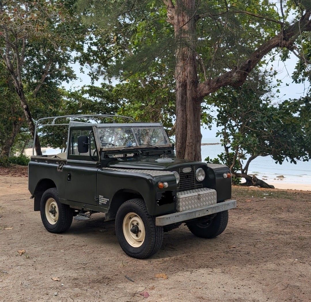 Land Rover Series SWB Manual (Category: Used Commercial Vehicles for Sale) located in Singapore. Submitted by metalworking (Listing ID 1451226598, Image 1). Description: Looking for the next owner of this iconic series land rover. COE (CAT C) renewable without lifespan. 4 speed lt76 gearbox in good condition with roamer overdrive to cruise above 80km/hr Mechanically working, fitted with parabolic leaf springs, all gauges works (speedo/ gearbox & 