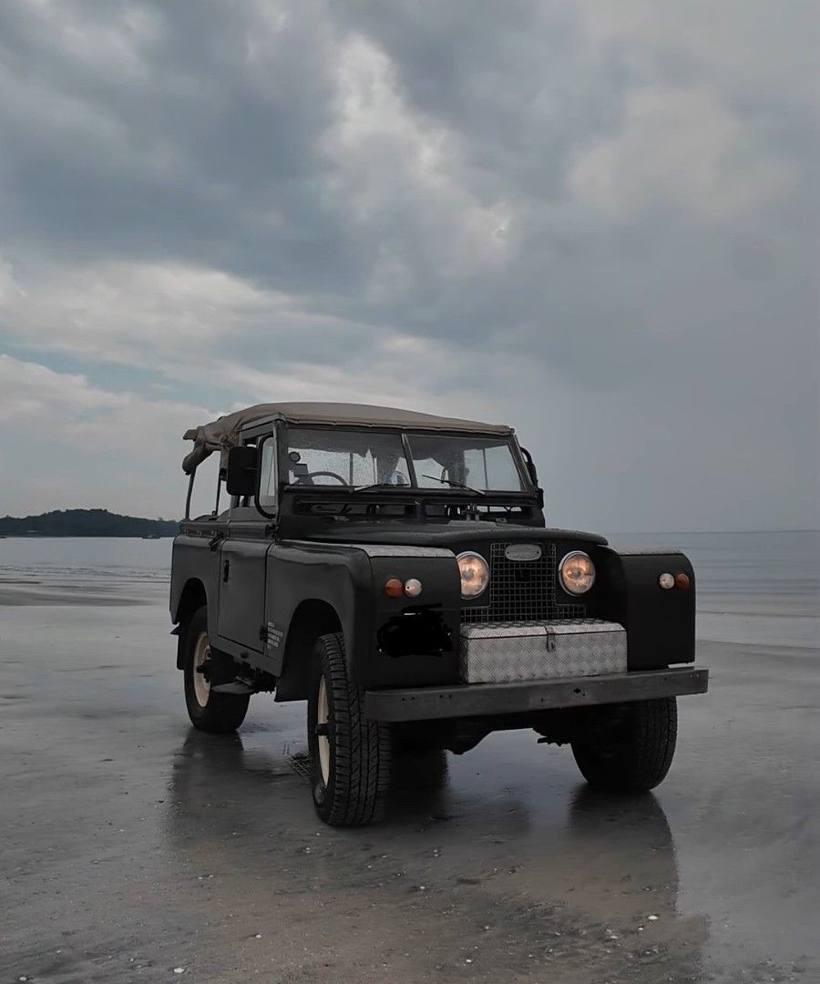 Land Rover Series SWB Manual (Category: Used Commercial Vehicles for Sale) located in Singapore. Submitted by metalworking (Listing ID 1451226598, Image 2). Description: Looking for the next owner of this iconic series land rover. COE (CAT C) renewable without lifespan. 4 speed lt76 gearbox in good condition with roamer overdrive to cruise above 80km/hr Mechanically working, fitted with parabolic leaf springs, all gauges works (speedo/ gearbox & 