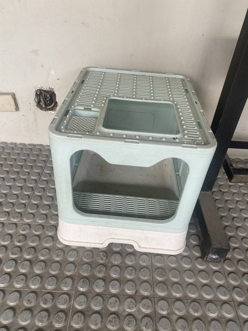 Large cat litter box (Category: Homes & Other Pet Accessories) located in Marikina City. Submitted by theflos (Listing ID 1451194929, Image 1). Description: .