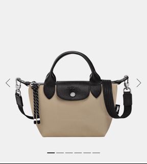 (Category: ) located in . Submitted by ew_wardrobe (Listing ID 1451145868, Image 1). Description: .
