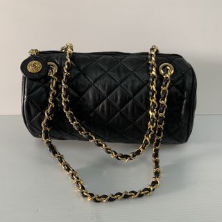 (Category: ) located in . Submitted by vintagebrandedstore (Listing ID 1451141209, Image 1). Description: .