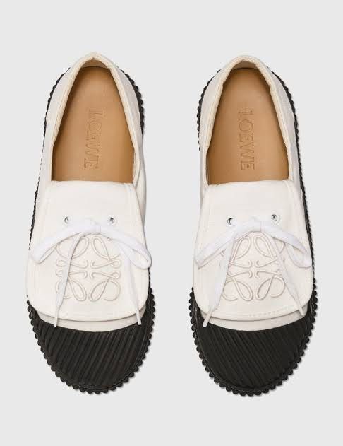 Loewe Anagram Flap Canvas Sneakers (Category: Announcements) located in Butuan. Submitted by wear.next (Listing ID 1451208317, Image 2). Description: Size 36 Needs cleaning No inclusion .