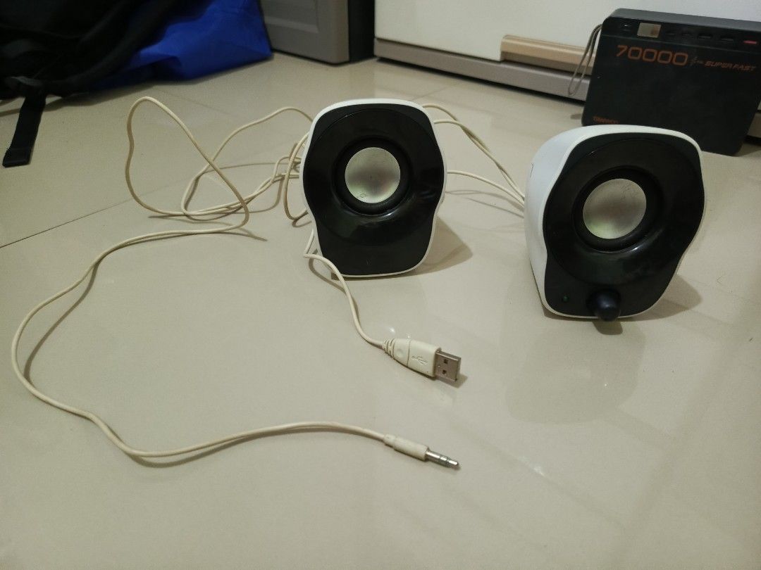 Logitech Z120 Compact PC Stereo Speakers USB Powered (Category: Soundbars, Speakers & Amplifiers) located in Irosin. Submitted by whanchore55263 (Listing ID 1451191935, Image 1). Description: - Logitech Z120 Compact Stereo Speakers - USB Powered for easy setup - Connects via 3.5mm audio jack - Stylish White and Black design - Ideal for desktop or laptop computers - Tested and confirmed working - Minor cosmetic scuffs from normal use.