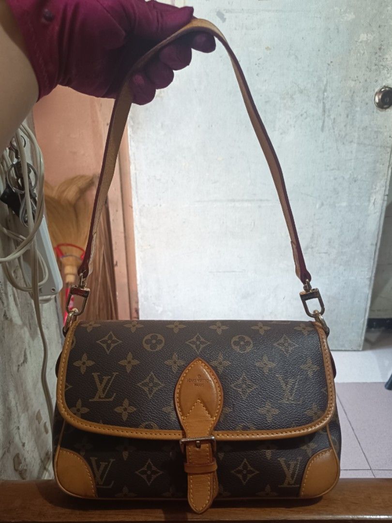 Louis Vuitton DIANNE Monogram CANVASS (Category: Luxury Bags & Wallets) located in Bulacan. Submitted by wendyluxury (Listing ID 1449016442, Image 3). Description: Louis Vuitton Diane shoulder bag in the iconic Monogram canvas. It features natural cowhide vachetta leather trim, leather corners, a classic front flap buckle fastening, and gold-tone hardware GOOD CONDITION body made in France negotiable.