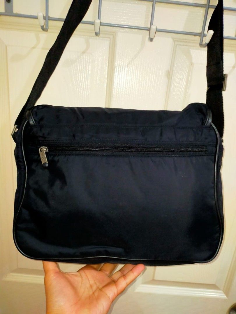 Lucas Sling Bag (Category: Sling Bags) located in Ipoh. Submitted by pyanghani79 (Listing ID 1451295414, Image 2). Description: Item selected bundle Korea n Japan Condition cantik Dan bersih Postage semenanjung RM 10 Self collect ipoh .
