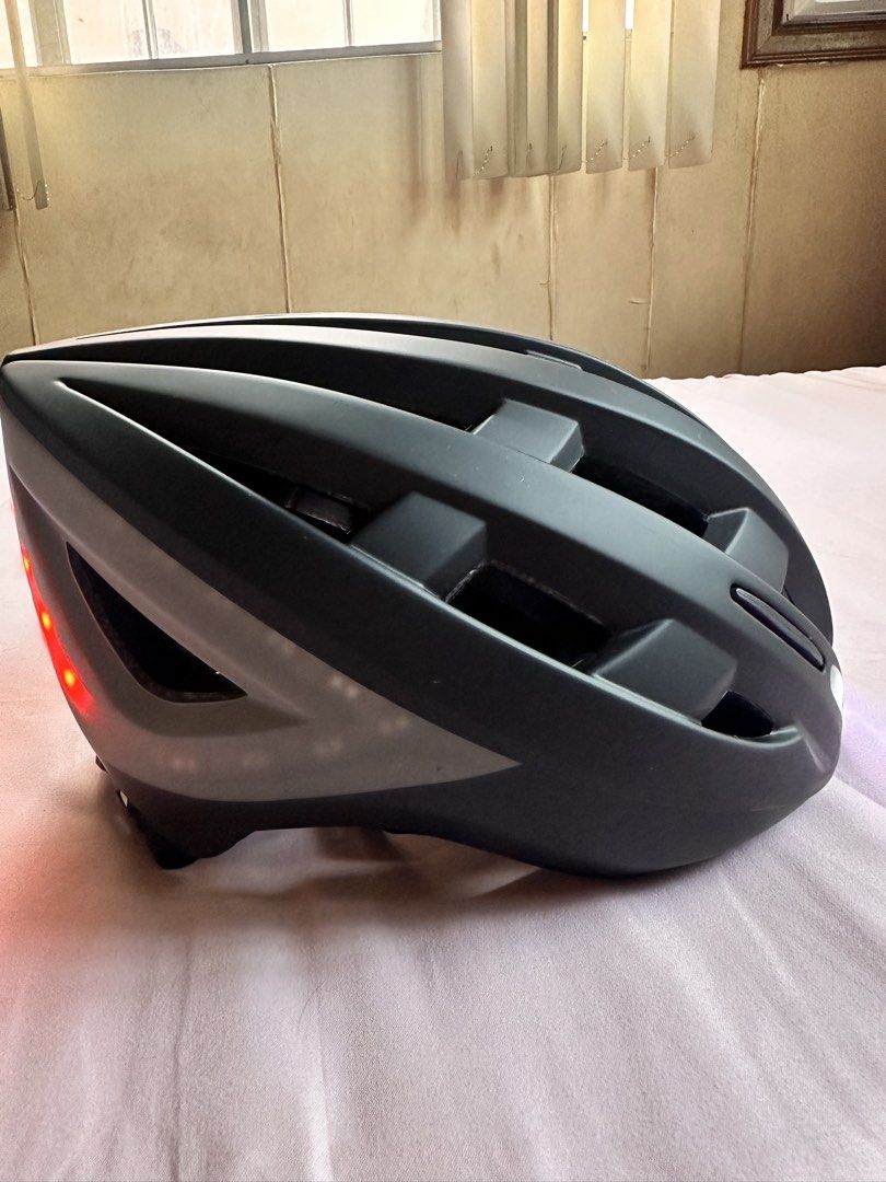 Lumos Kickstart Helmet (56-60cm) (Category: Bicycles) located in Antipolo. Submitted by just.rest.asia (Listing ID 1451136914, Image 3). Description: Lumos Kickstart Helmet fits head sizes from 546to 60cm (Medium-Large).
