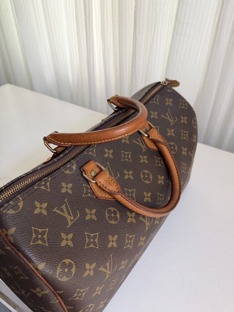 LV Speedy 35 (Category: Shoulder Bags) located in Marikina City. Submitted by littlesol.collection (Listing ID 1451140570, Image 1). Description: Coded Given as a gift from singapore.