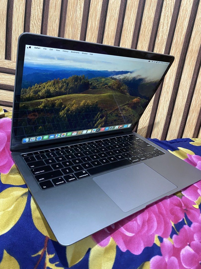 Macbook air 2019 intel core i5 8gb ram 256ssd (Category: Laptops & Notebooks) located in Manila. Submitted by ayamindalano (Listing ID 1451248552, Image 3). Description: Macbook air 2019 Intel core i5 8gb ram 256ssd No issue Inclusion Charger Ms office Can do meet up around manila Can do cop via lbc.