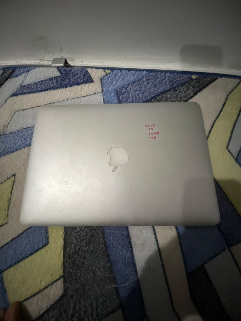 macbook pro i7 2015 13inch (Category: Laptops & Notebooks) located in Manila. Submitted by hometechieonlineshop (Listing ID 1451172240, Image 2). Description: macbook pro i7 2015 13-inch 128gb ssd 16gb ram with charger.