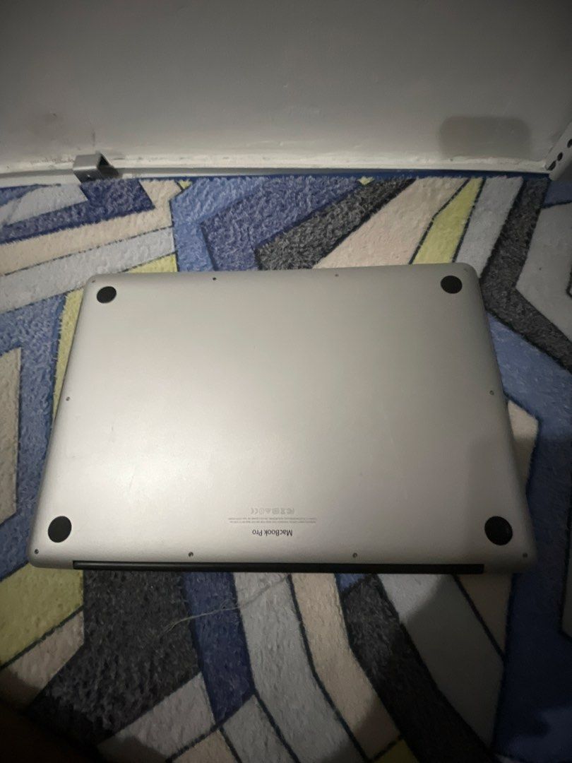 macbook pro i7 2015 15inch (Category: Laptops & Notebooks) located in Manila. Submitted by hometechieonlineshop (Listing ID 1451172633, Image 3). Description: macbook pro i7 2015 15inch 256gb ssd battery service na 2-3 hrs with charger .