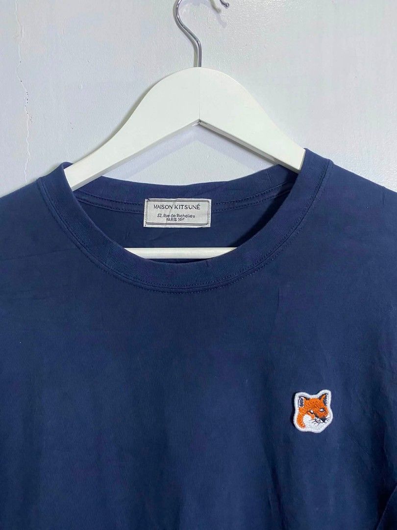 Maison Kitsune Fox Head Embroidered Shirt (Category: Activewear) located in San Carlos City. Submitted by latumsthrift (Listing ID 1451324028, Image 3). Description: Maison Kitsune Fox Head Embroidered Shirt Large Fit Dimes 22 x 29 Excellent Condition DM📩.