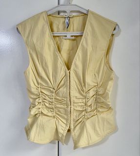(Category: ) located in . Submitted by _prelovedbycdc (Listing ID 1451252672, Image 1). Description: .