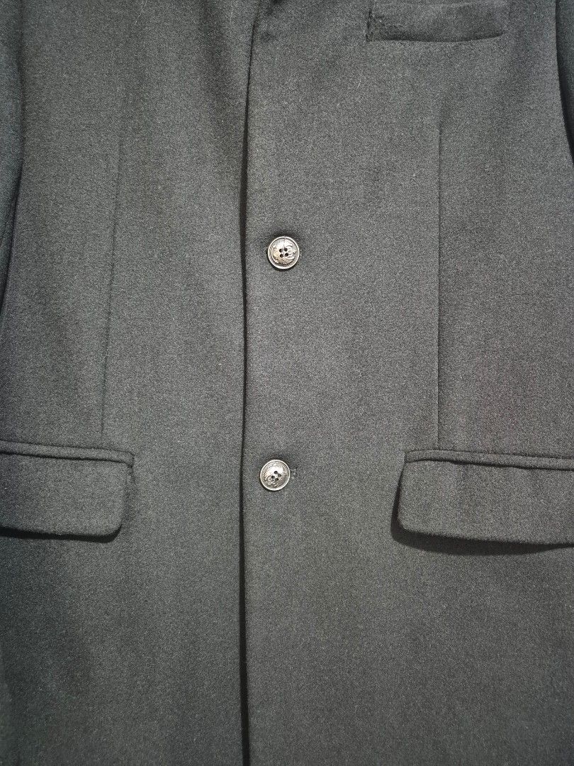 Men's Long Coat - Black (XL, Used Once) (Category: Coats, Jackets and Outerwear) located in Mandaluyong City. Submitted by randombro (Listing ID 1451154448, Image 3). Description: Size: XL Length: 74cm Shoulder: 46cm Bust: 108cm Sleeve: 63cm Suitable Weight: 65-72kg Material: Polyester Fabric: Woolen Lining: Cotton Style: Smart Casual / Business Sleeve Length: Full Thickness: Thick (Winter) Clothing Length: Long Gender: Men MOP: Gcash / Bank Tran