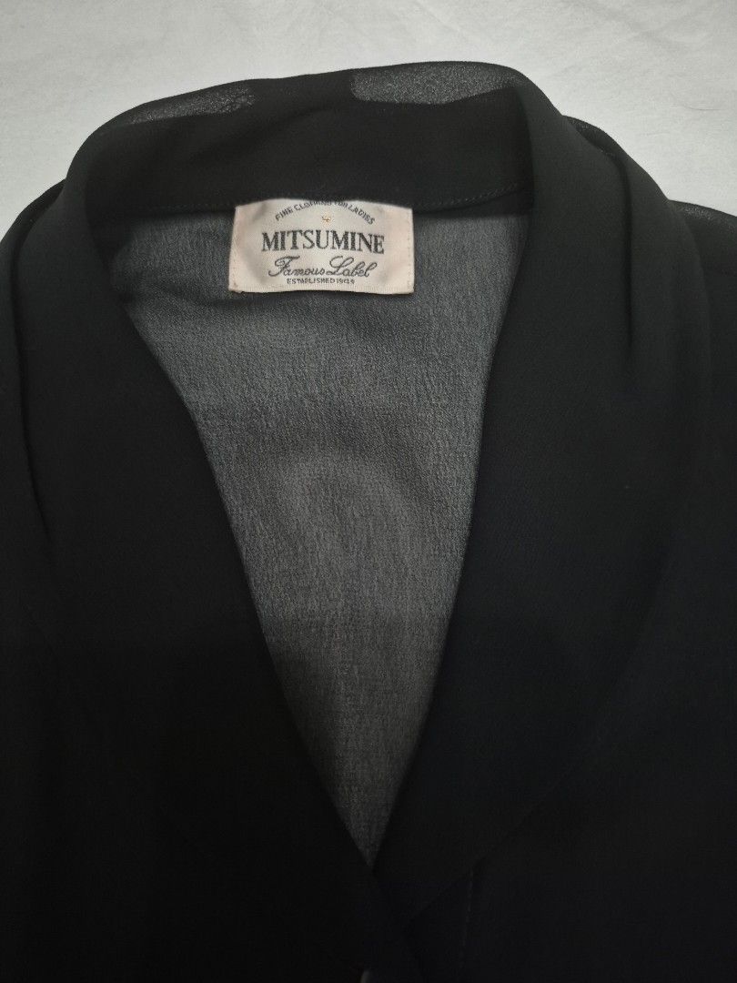 Mitsumine Black Long Sleeves (Category: Longsleeves) located in Santa Cruz. Submitted by deenem (Listing ID 1451177798, Image 3). Description: Bust:20.5(41) Lenght: 27.