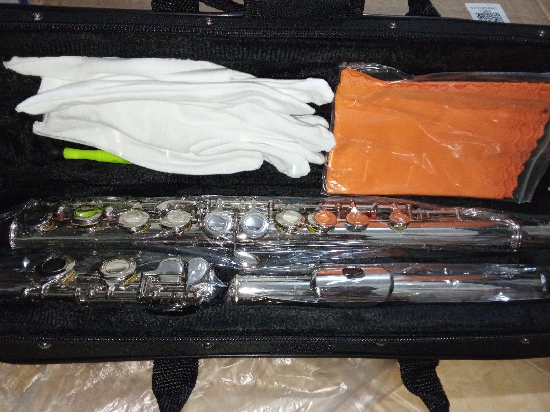 Muslady flute (Category: Musical Instruments) located in Las Pinas. Submitted by mommys_koleksyon011 (Listing ID 1451245286, Image 2). Description: bnew padala lng po.