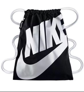 (Category: ) located in . Submitted by buysellcloset (Listing ID 1451178828, Image 1). Description: .