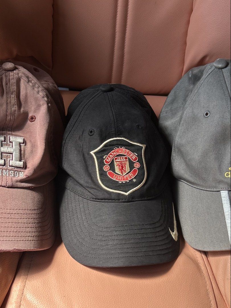 Nike Manchester United Cap (Category: Activewear) located in San Carlos. Submitted by declutterph2420 (Listing ID 1451177483, Image 1). Description: .
