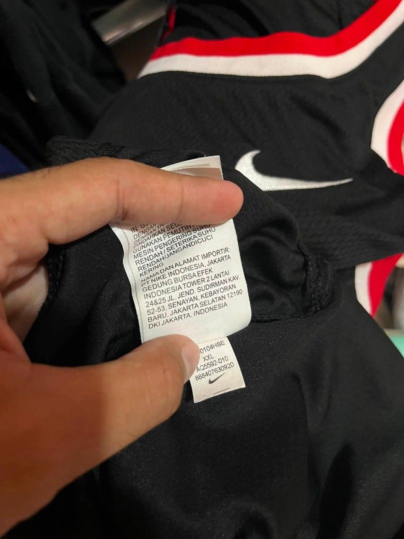 Nike Sando (Category: Activewear) located in Manila. Submitted by bibiiii131998 (Listing ID 1451229152, Image 3). Description: Nike Sando Details W24 L30 Xl fit ₱750 Loc.Baclaran Paranaque.