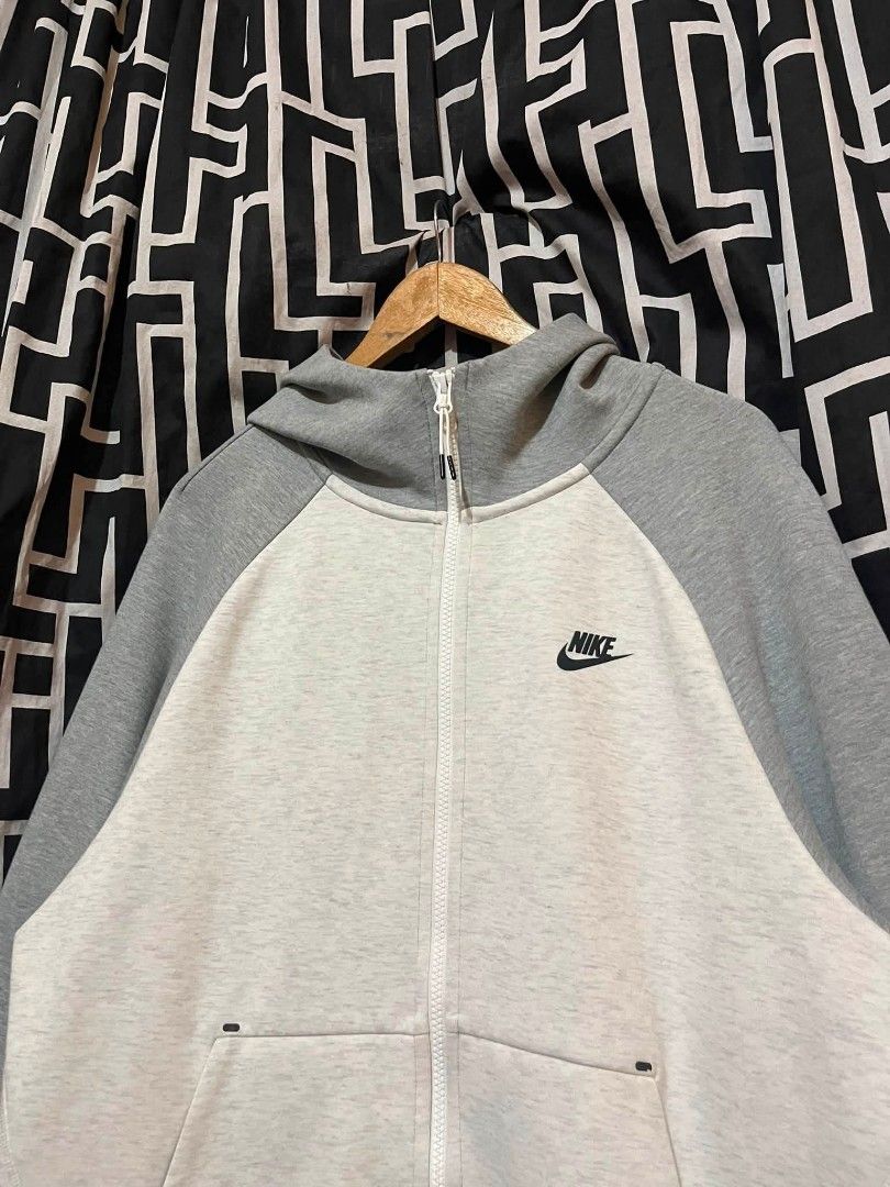Nike Techfleece (Category: Activewear) located in Manila. Submitted by bibiiii131998 (Listing ID 1451204815, Image 2). Description: Nike Techfleece Details W24 L29 Xl-xxl fit Brandnew condi solid nito ₱1250 Loc.Baclaran Paranaque.