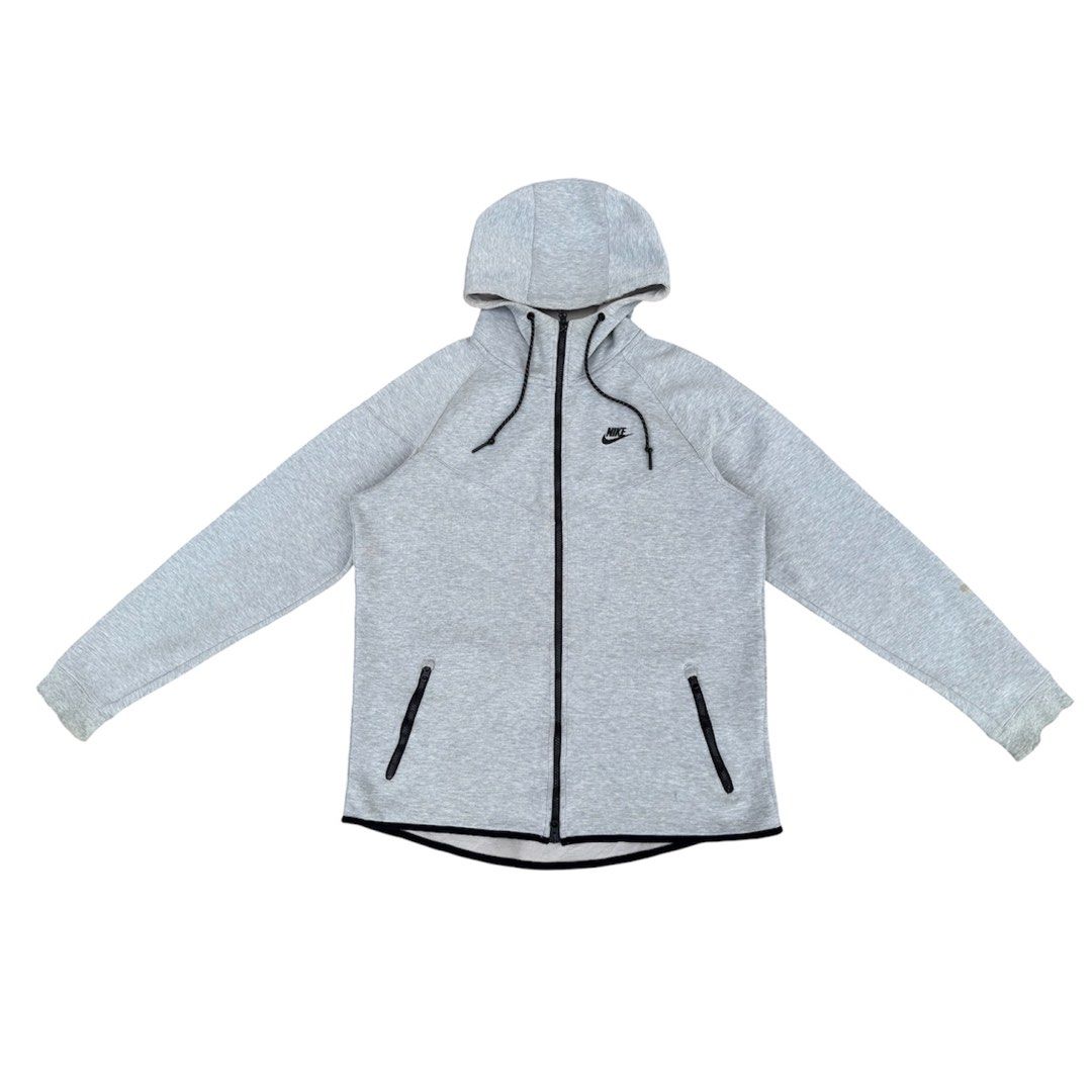Nike Techfleece Jacket (Category: Coats, Jackets and Outerwear) located in Kabankalan. Submitted by secondhandgemsz (Listing ID 1451141274, Image 1). Description: Size XL (23W 27L) Excellent Condition Issue: Minimal Scratch (see last pic).