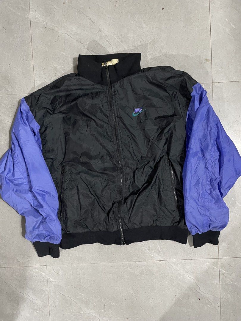 nike vintage jacket (Category: Coats, Jackets and Outerwear) located in Bayawan. Submitted by rustythirdyy (Listing ID 1451264157, Image 3). Description: .